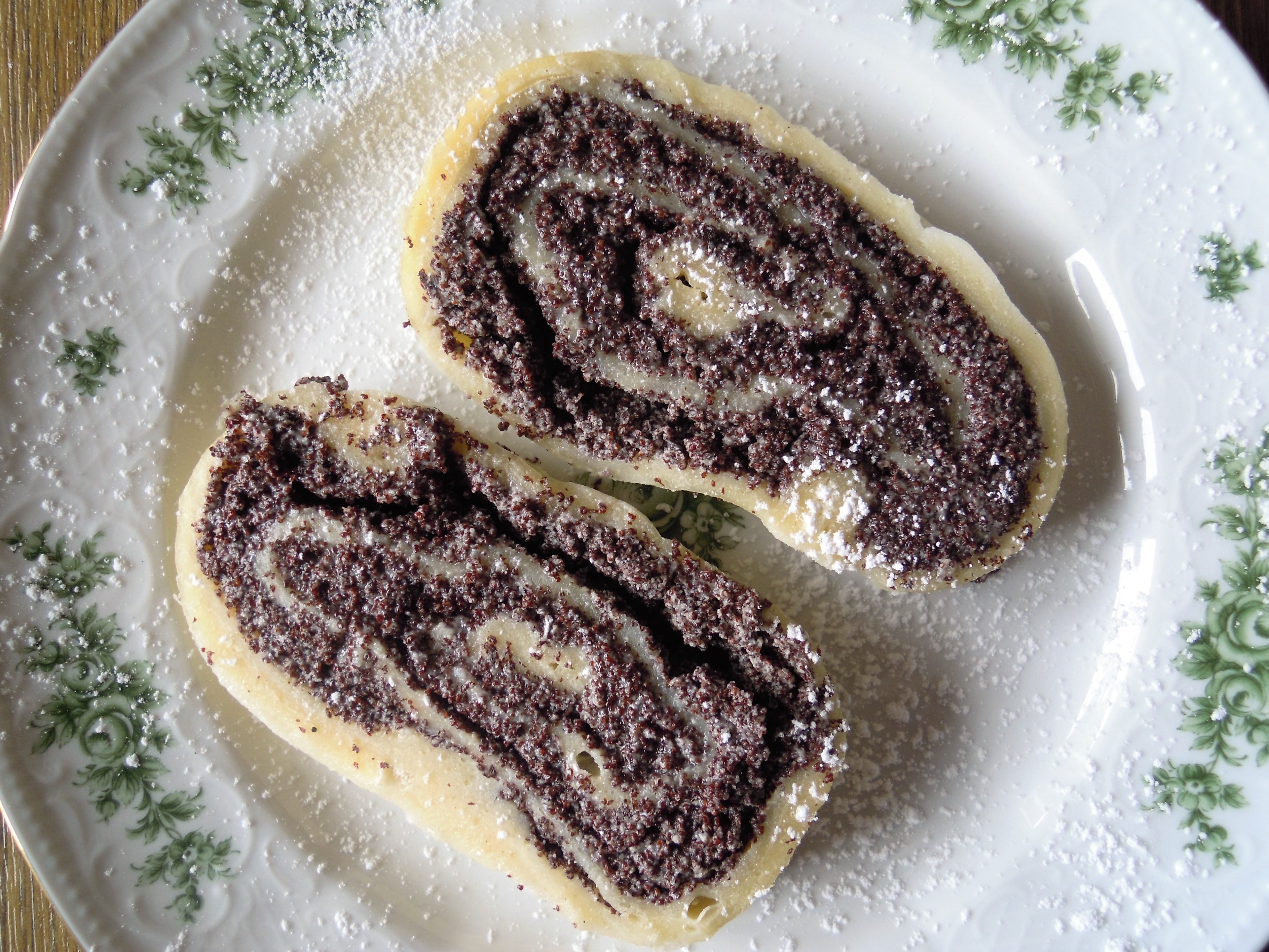 Strugglnudel mit Mohnfülle