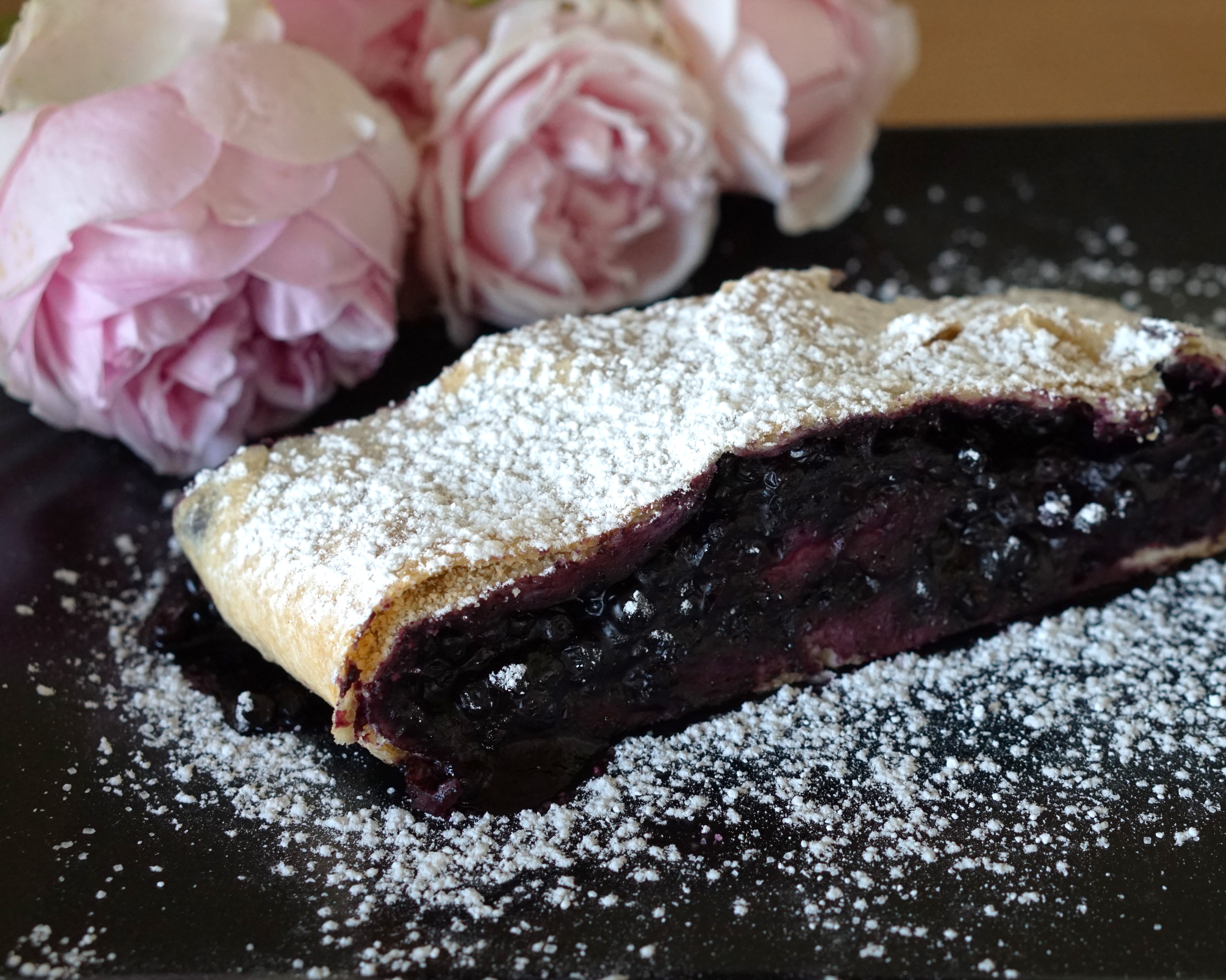 Schwarzbeerstrudel